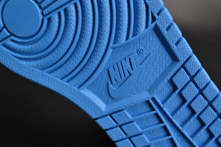 Air Jordan 1 Retro High OG "Quai 54"  Black/Italy Blue-University Red mens AH1040-054