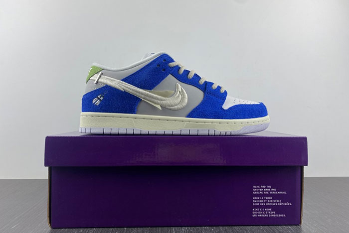 Fly Streetwear x Nike SB Dunk Low DQ5130-400