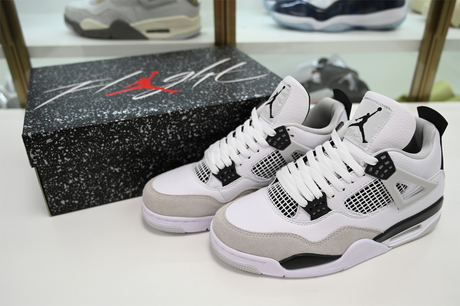 Jordan 4 Retro Military Black - DH6927-111