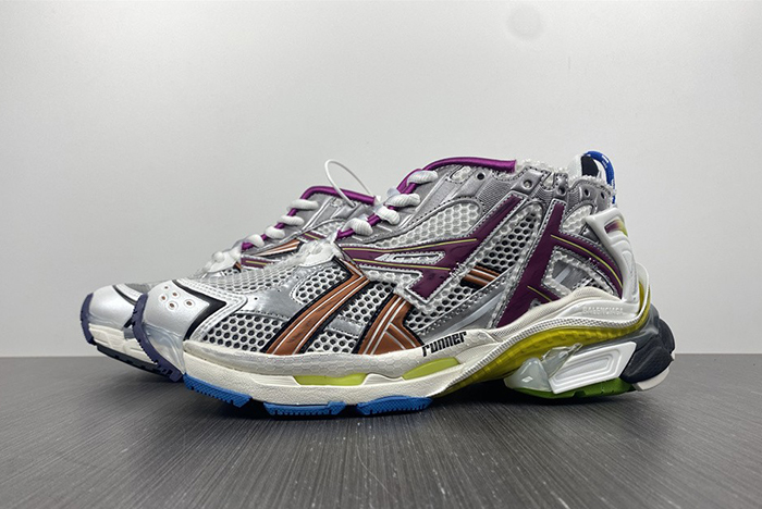 BALENCIAGA -Runner 7.0  677403 W3RB6 8123