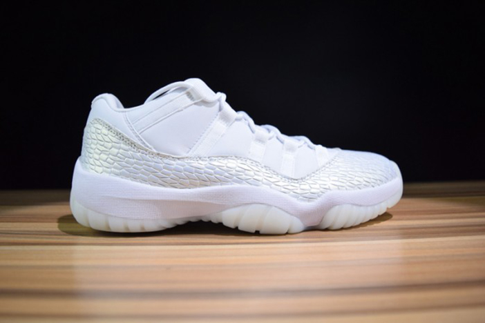 Air Jordan 11 Low Heiress Frost White 897331-100