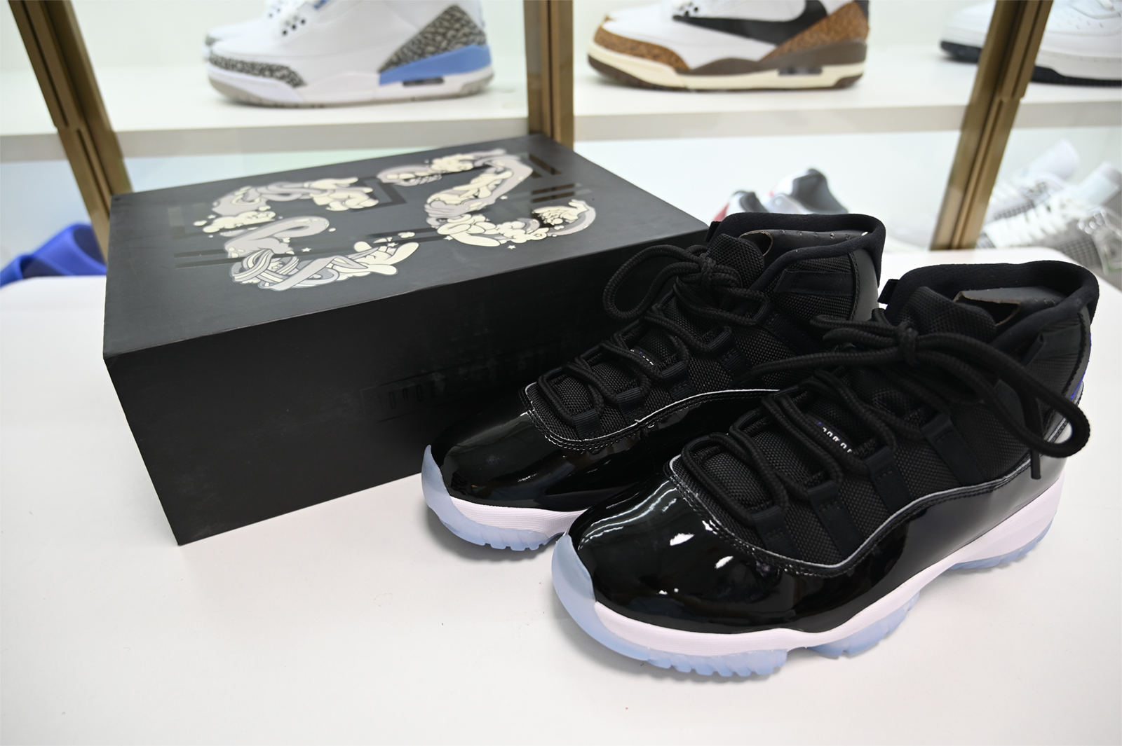 Jordan 11 Retro Space Jam (2016) - 378037-003