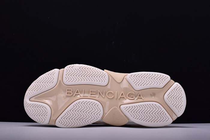 BA17FW TRIPLE S 490671-W06F1-9000