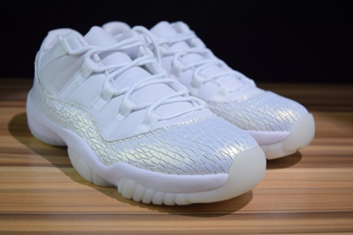 Air Jordan 11 Low Heiress Frost White 897331-100