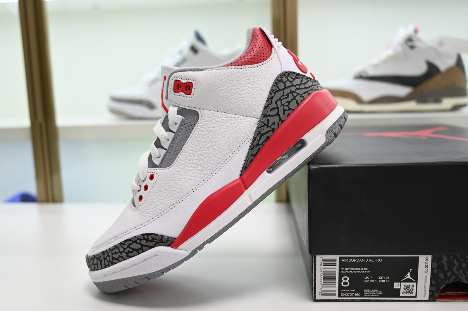 Air Jordan 3 OG “Fire Red” DN3707-160
