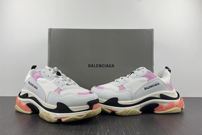 BALENCIAGA TRIPLE 536737 WO90M 5691