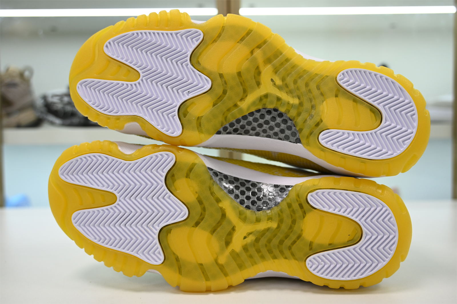 Air Jordan 11 Low “Yellow Snakeskin” AH7860-107