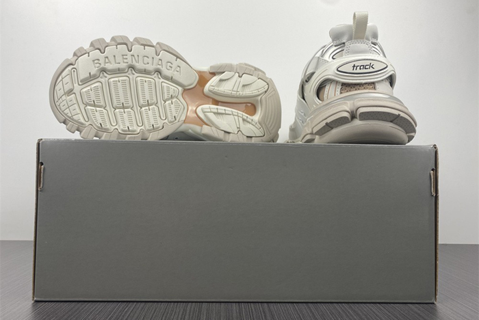 Balenciaga 3.0 Track Sneaker 542023 W3AC4 9062
