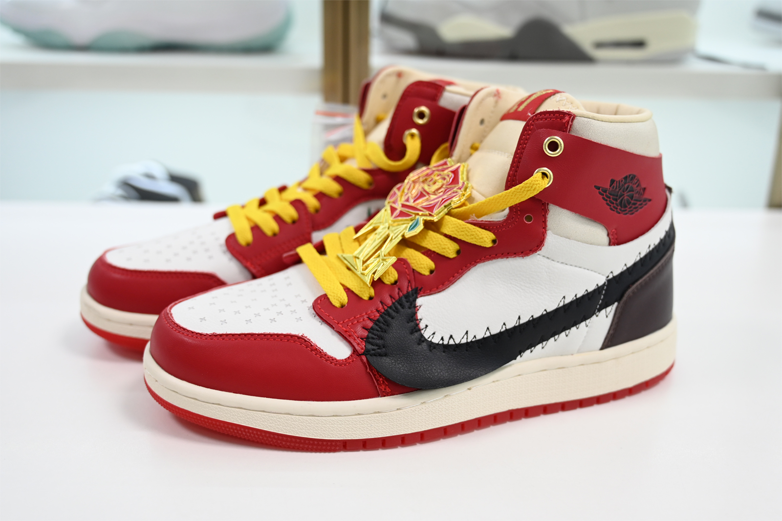 Jordan 1 High Zoom Air CMFT 2 Teyana Taylor A Rose From Harlem FJ0604-601