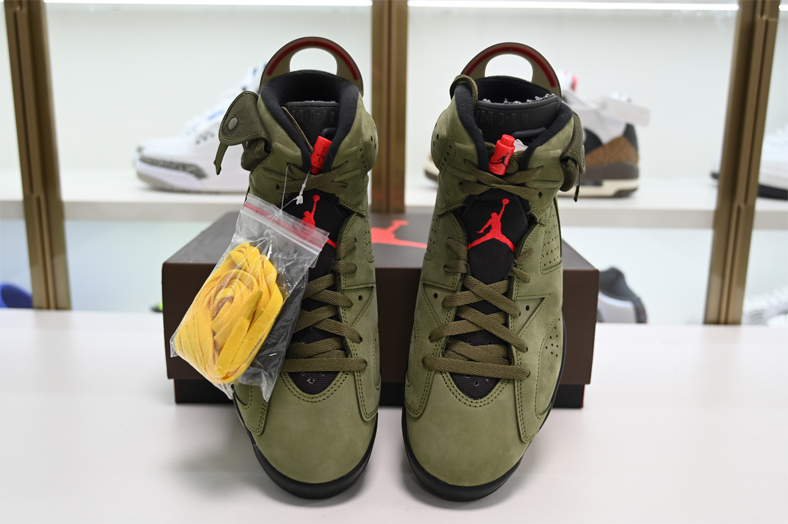 TRAVIS SCOTT AIR JORDAN 6 MEDIUM OLIVE - CN1084-200