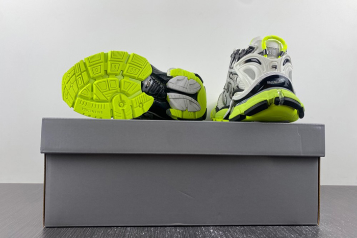 BALENCIAGA -Runner 7.0  Sneaker 