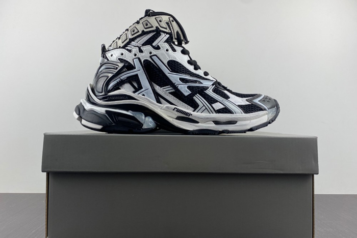 Balenciaga 7.0 Runner High 