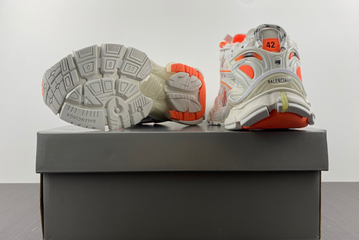 BALENCIAGA -Runner 7.0  877403 W1RB2 2115