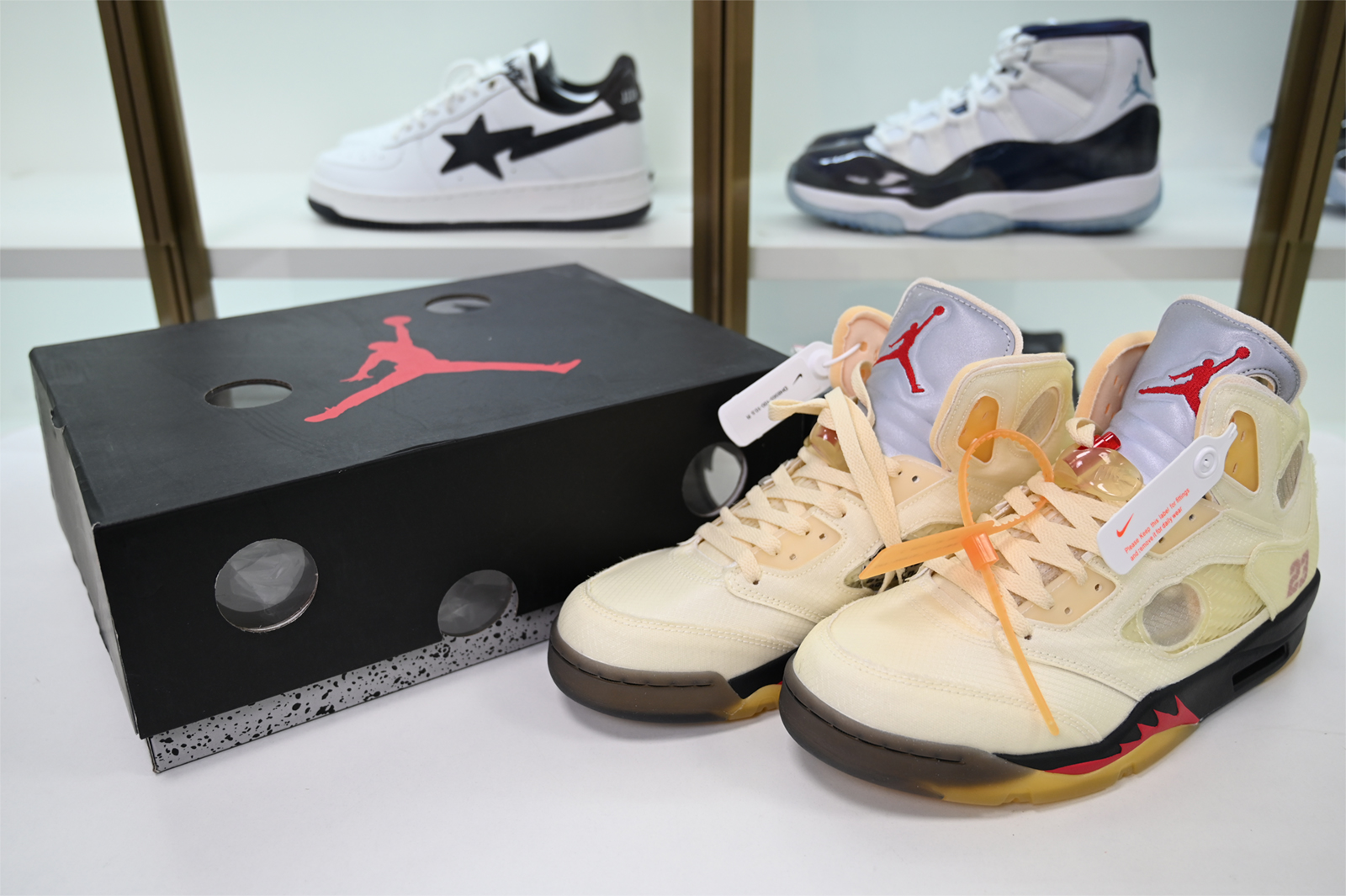 Off-White  x Air Jordan 5 “Sail” DH8565-100