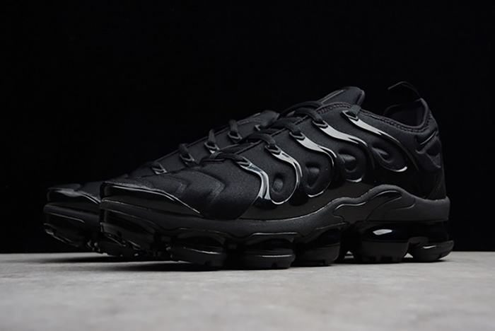 Nike Air VaporMax Plus Triple Black | 924453-004