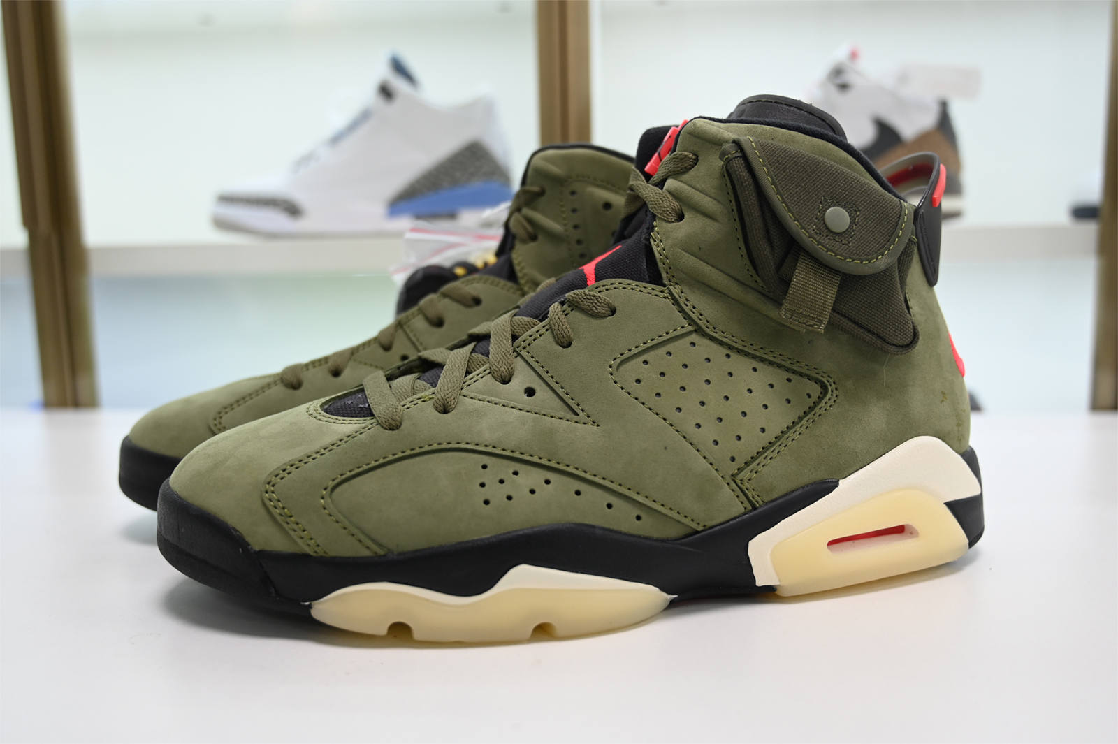 TRAVIS SCOTT AIR JORDAN 6 MEDIUM OLIVE - CN1084-200