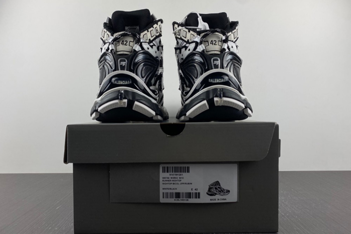 Balenciaga 7.0 Runner High 