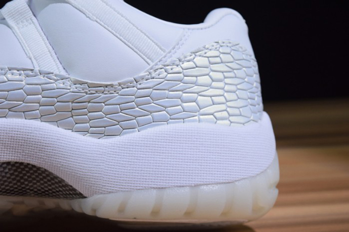 Air Jordan 11 Low Heiress Frost White 897331-100