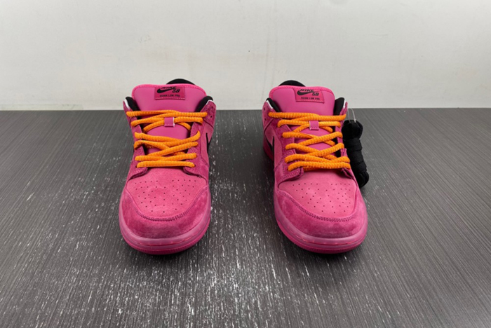 The Powerpuff Girls x Nike SB Dunk Low 