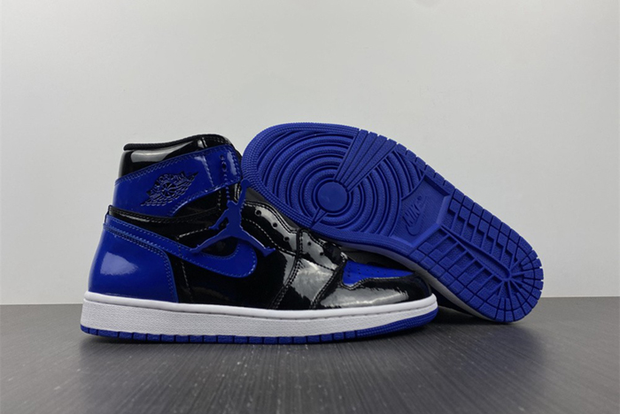 Air Jordan 1 Retro High OG  555088-404