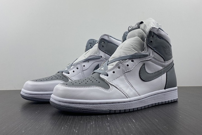 Air Jordan 1 High OG “Stealth”  555088-037
