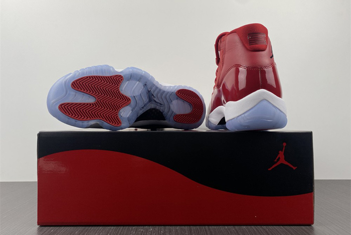 Air Jordan11  378037-623
