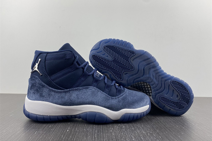 Jordan 11 Retro Midnight Navy  AR0715-441