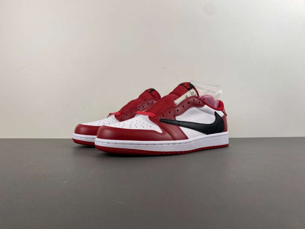 Travis Scott x Air Jordan 1 Low  DM7866-101