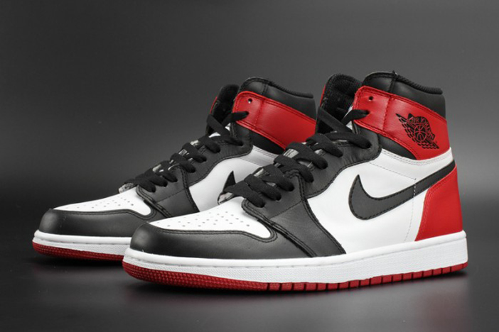 AIR JORDAN 1 High OG "Black Toe" white/ black-varsity red mens 555088-125