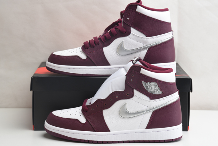 Air Jordan 1 High OG Volt Gold 555088-611