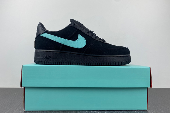 Tiffany & Co. x Nike Air Force 1 Low  DZ1382-001