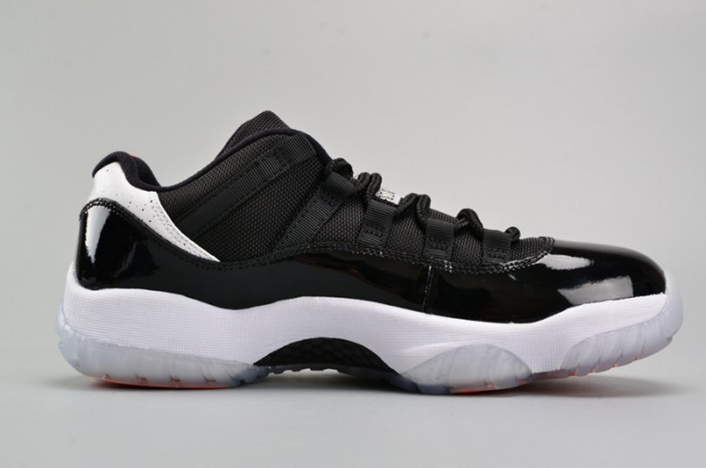 AIR JORDAN 11 RETRO LOW