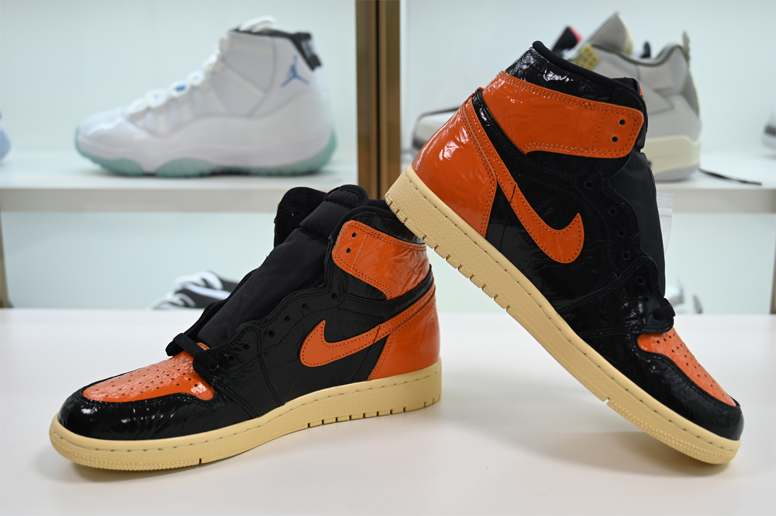 AIR JORDAN 1 SHATTERED BACKBOARD 3.0 555088-028