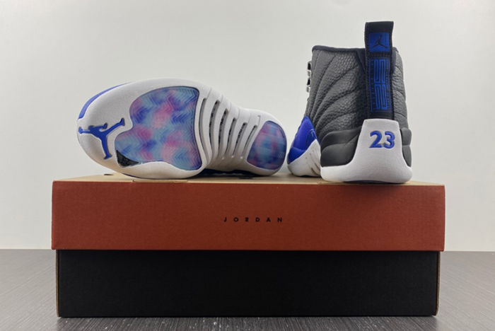 NIKE AIR JORDAN 12 Retro Hyper Royal AO6068-004