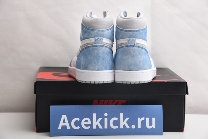 Air Jordan 1“ Hyper Royal” 555088-402