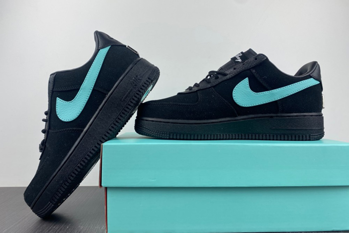 Tiffany & Co. x Nike Air Force 1 Low  DZ1382-001