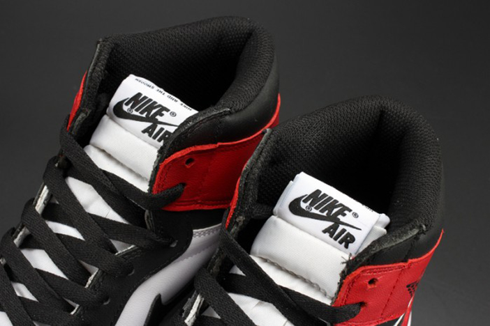 AIR JORDAN 1 High OG "Black Toe" white/ black-varsity red mens 555088-125