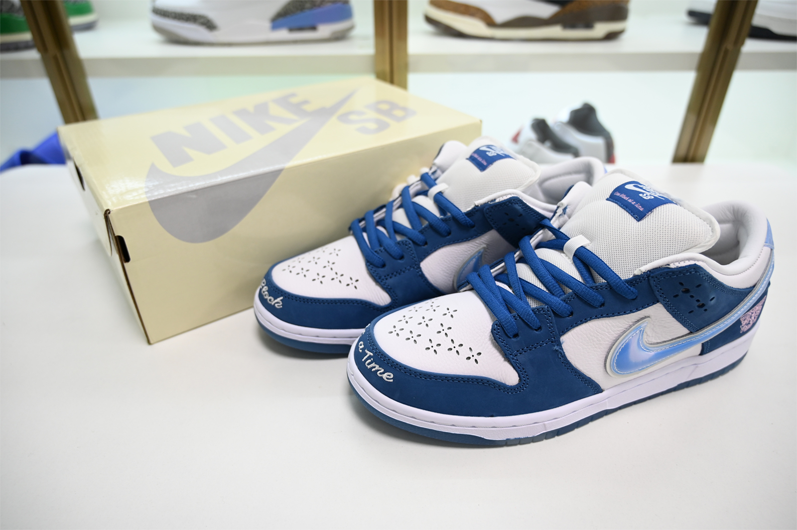 Born x Raised x Nike SB Dunk Low FN7819-400