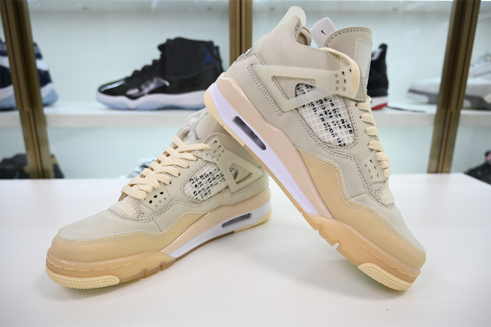 AIR JORDAN 4 RETRO x Off-White  CV9388-100