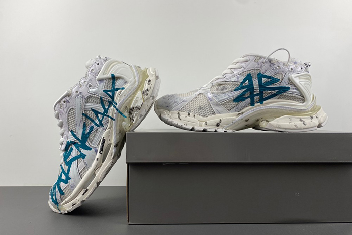 BALENCIAGA -Runner 7.0 blue letters 772774 W3RNY 0133