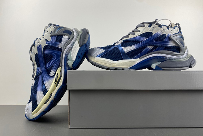 Balenciaga 7.5 Runner Sneakers 772774 WRUNG 2410