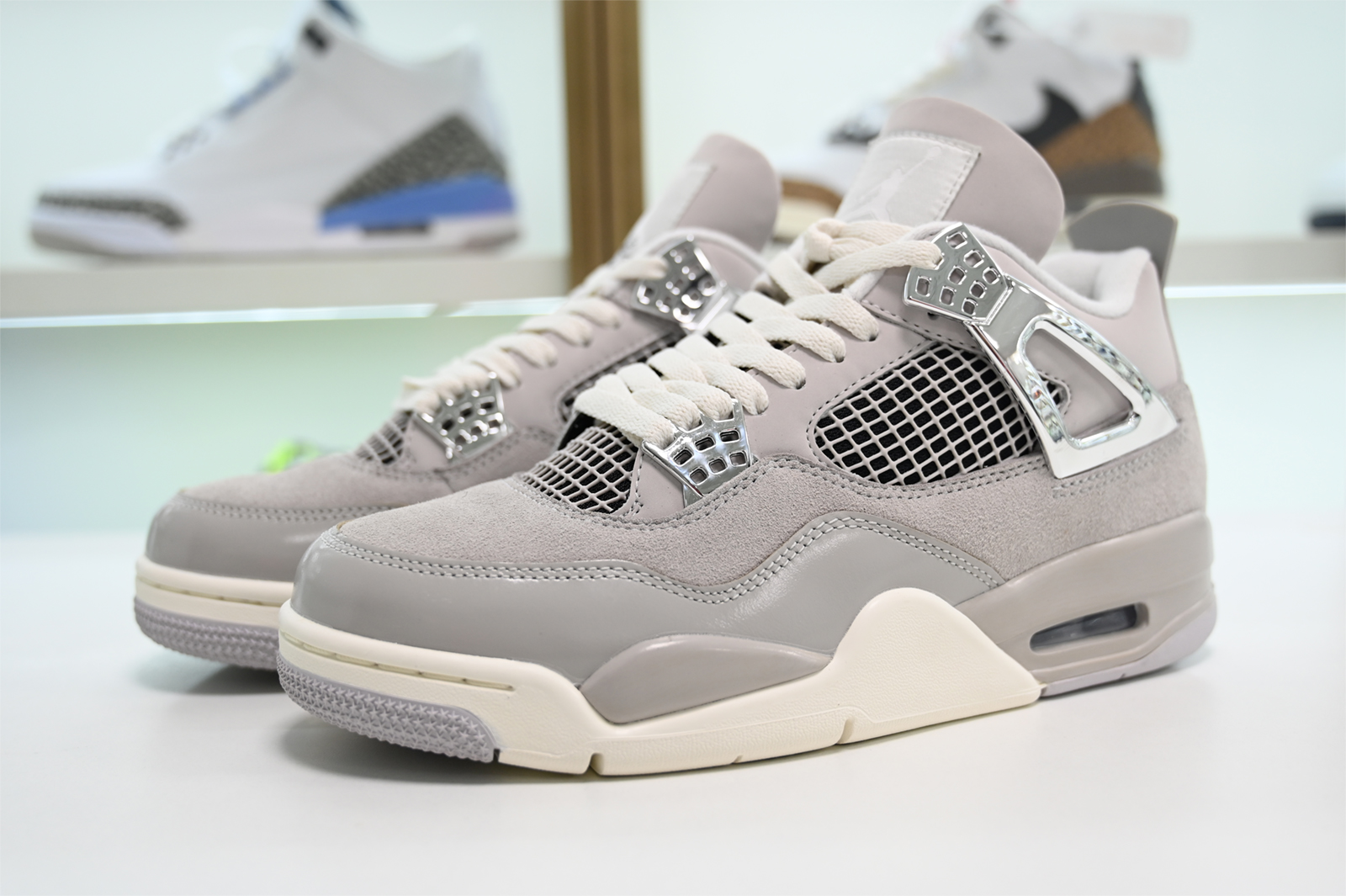 Air Jordan 4 Womens Frozen Moments AQ9129-001