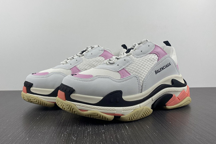 BALENCIAGA TRIPLE 536737 WO90M 5691