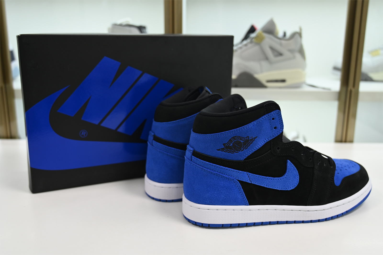 Air Jordan 1 Royal Suede DZ5485-042