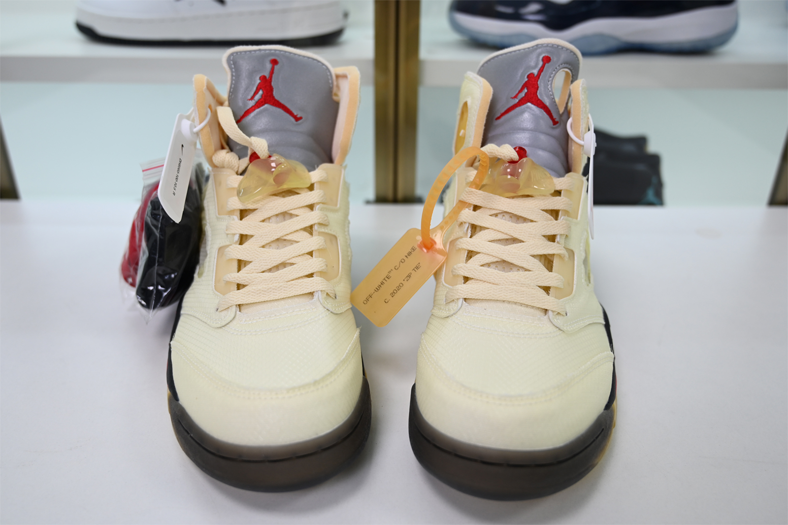 Off-White  x Air Jordan 5 “Sail” DH8565-100
