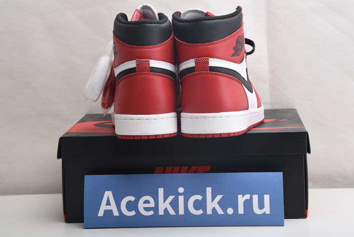 Air Jordan 1 Retro High OG Chicago Red 555088-101