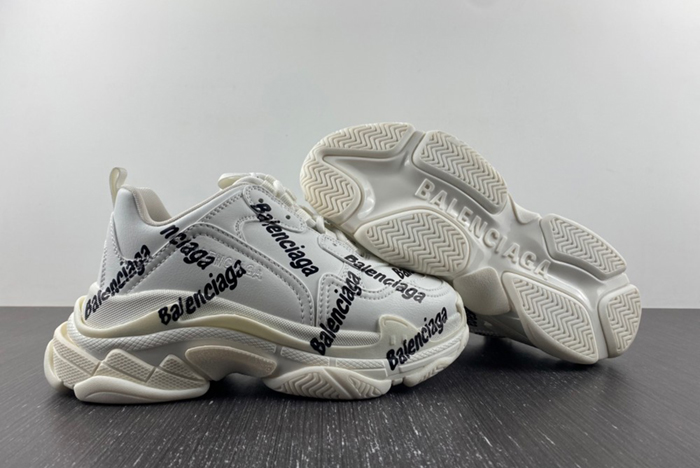 Balenciaga Wmns Triple S 