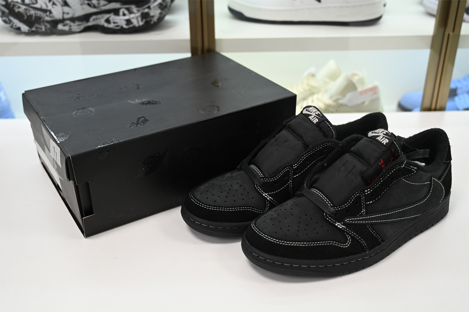 Travis Scott x Air Jordan 1 Low OG  DM7866-001
