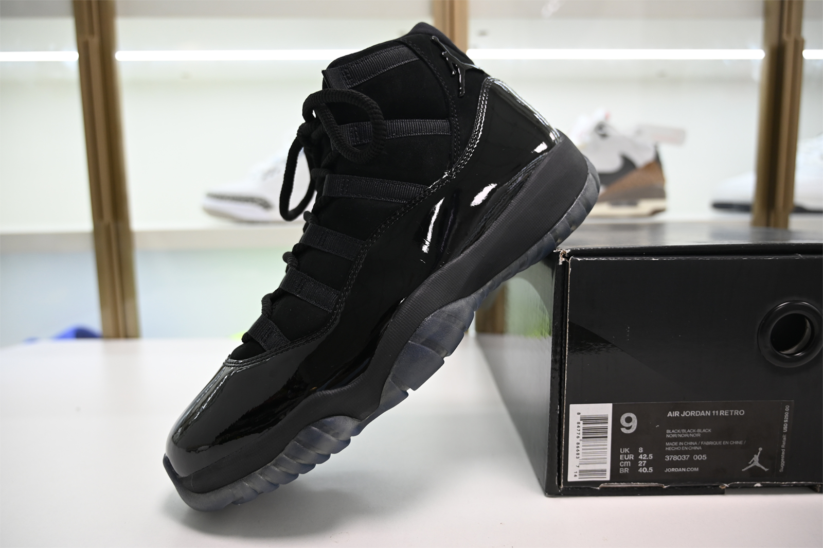 Air Jordan 11 “Cap and Gown” black  378037-005