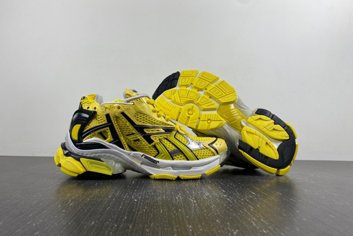 Balenciaga 7.0  TRACK 677402-W2RD3-0510